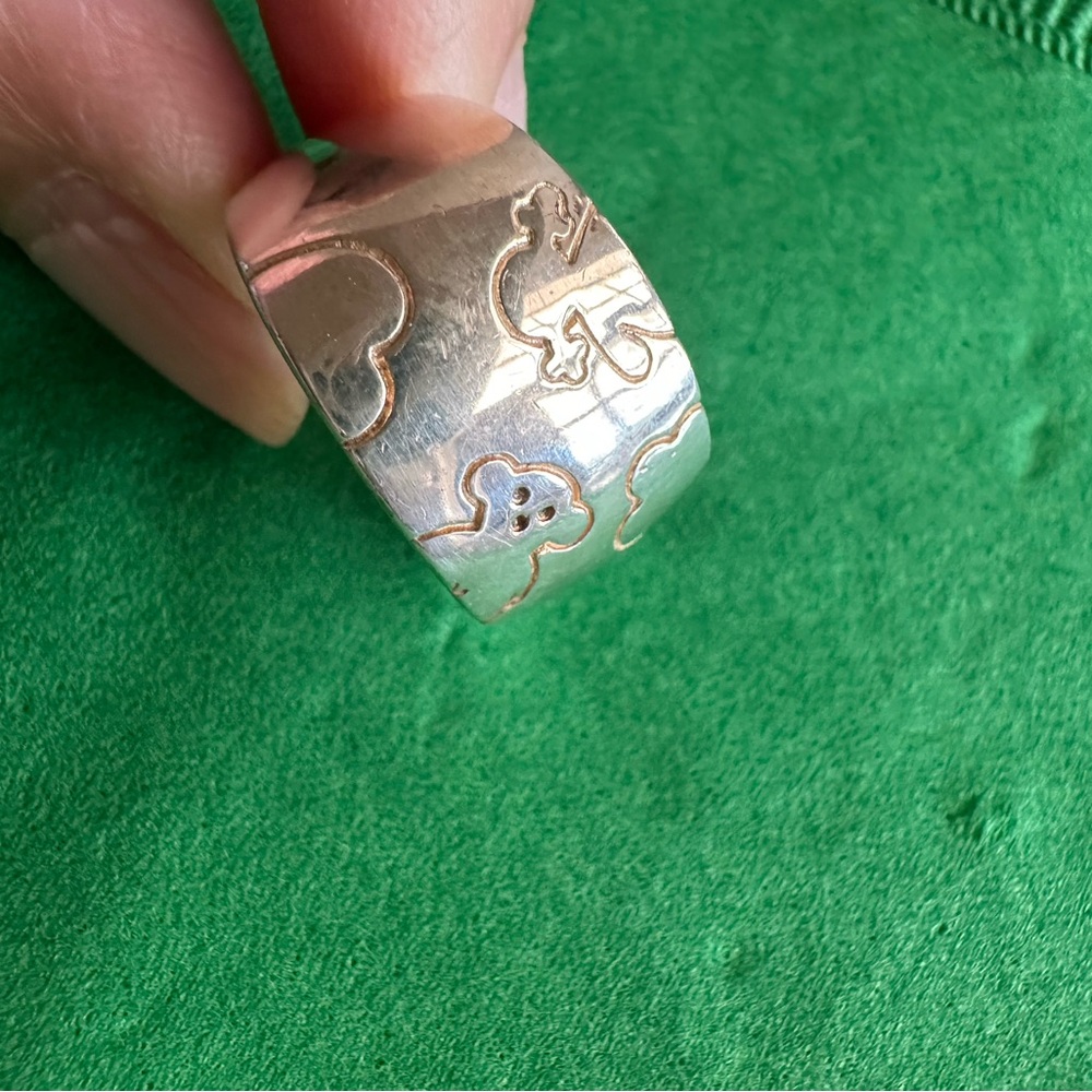 TOUS Women's ring in silver with engravings of the bear symbol of the brand TOUS
